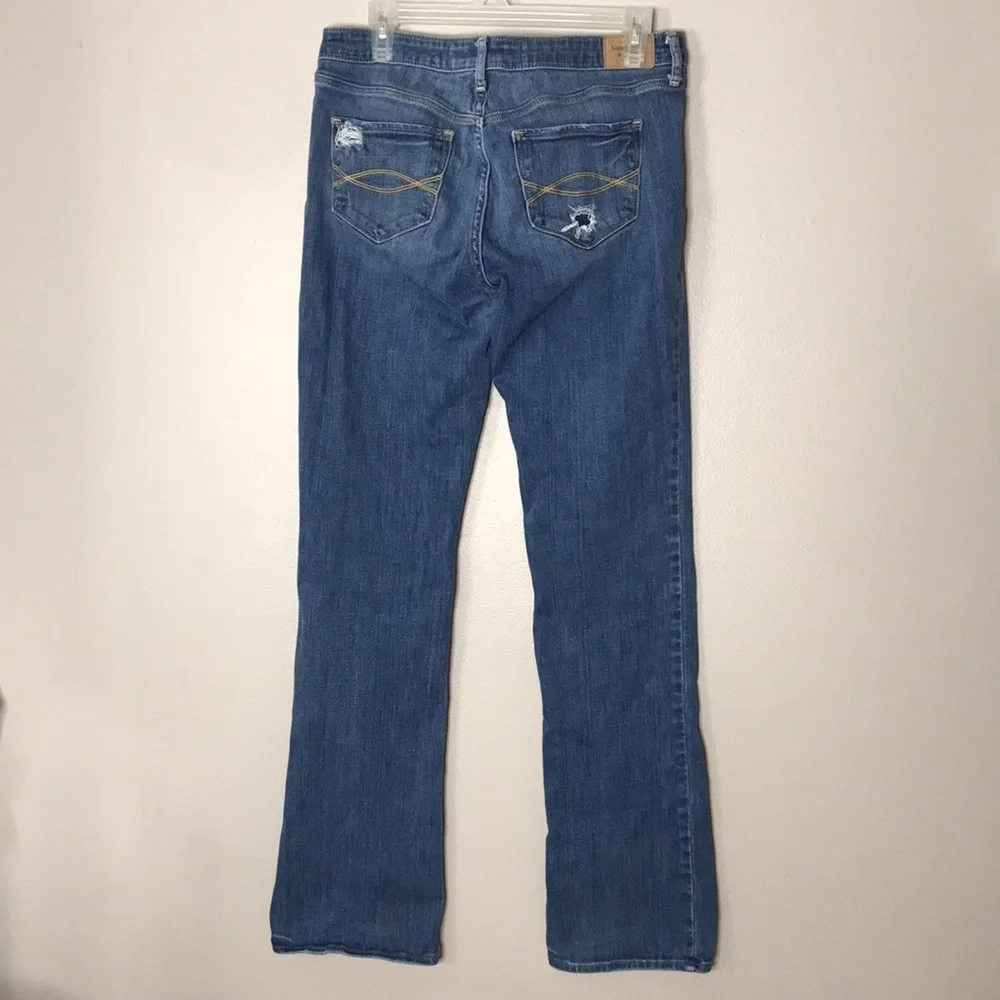 Abercrombie and Fitch medium wash boot cut‎ denim jeans size 6 distressed